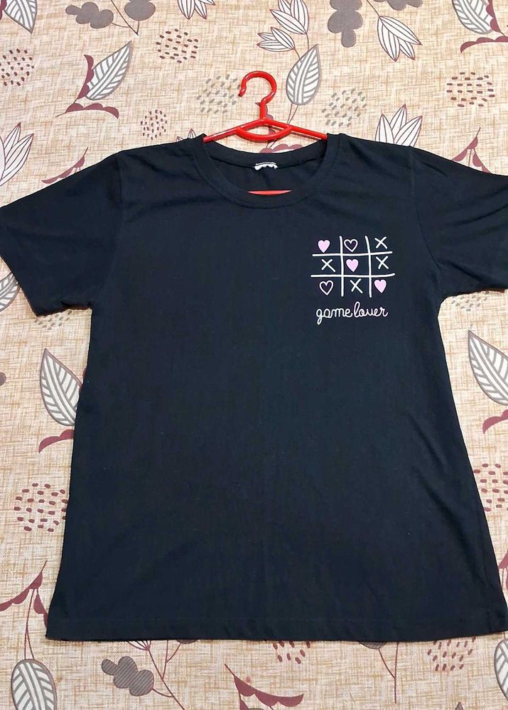 Women Round Neck Cotton Black Tshirt