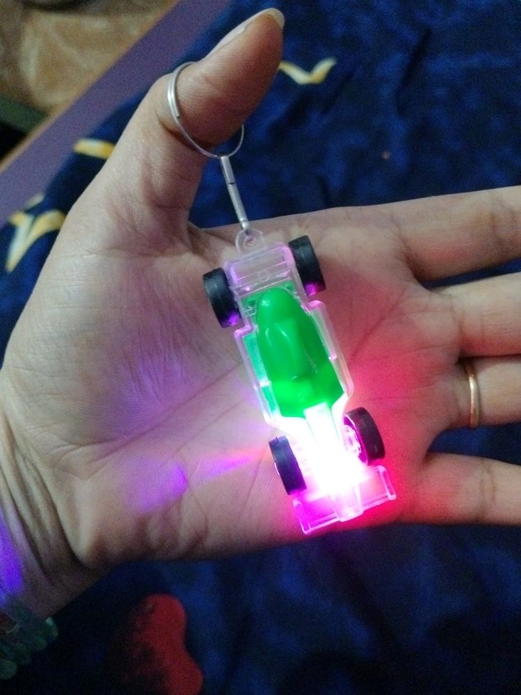 Lightning Keyring Car