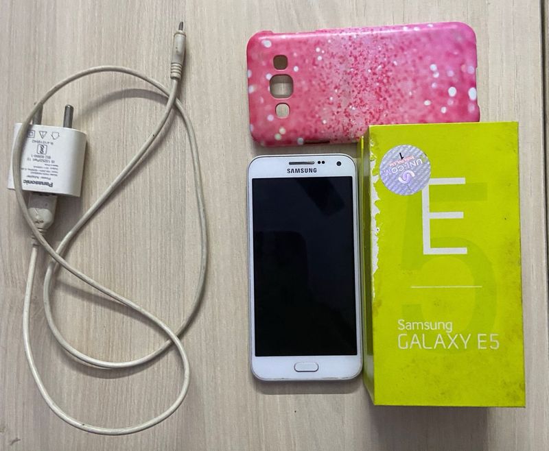 Samsung Galaxy E5 (White) Old Phone