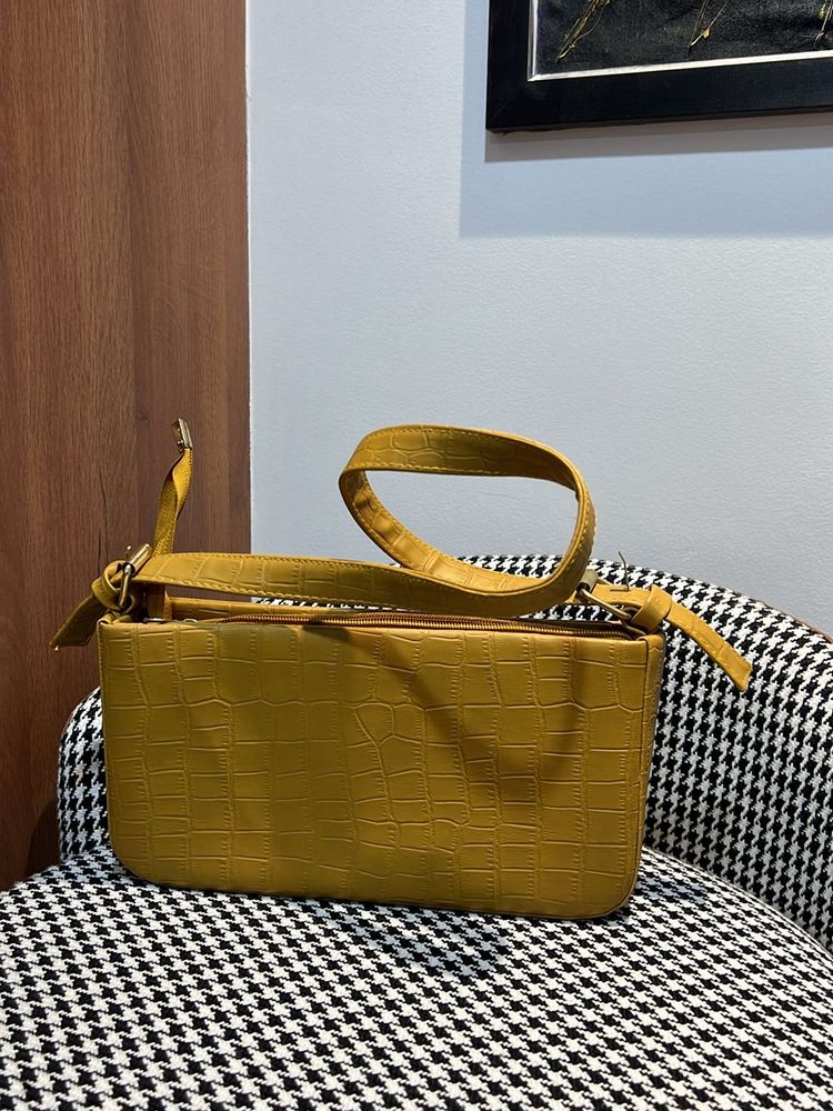 Small Mustard Colour Sling Bag 💼