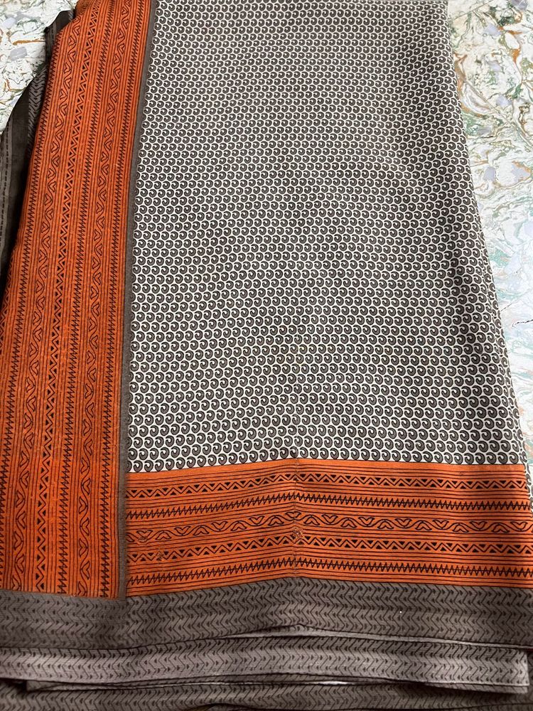 Crepe Saree in excellent condition