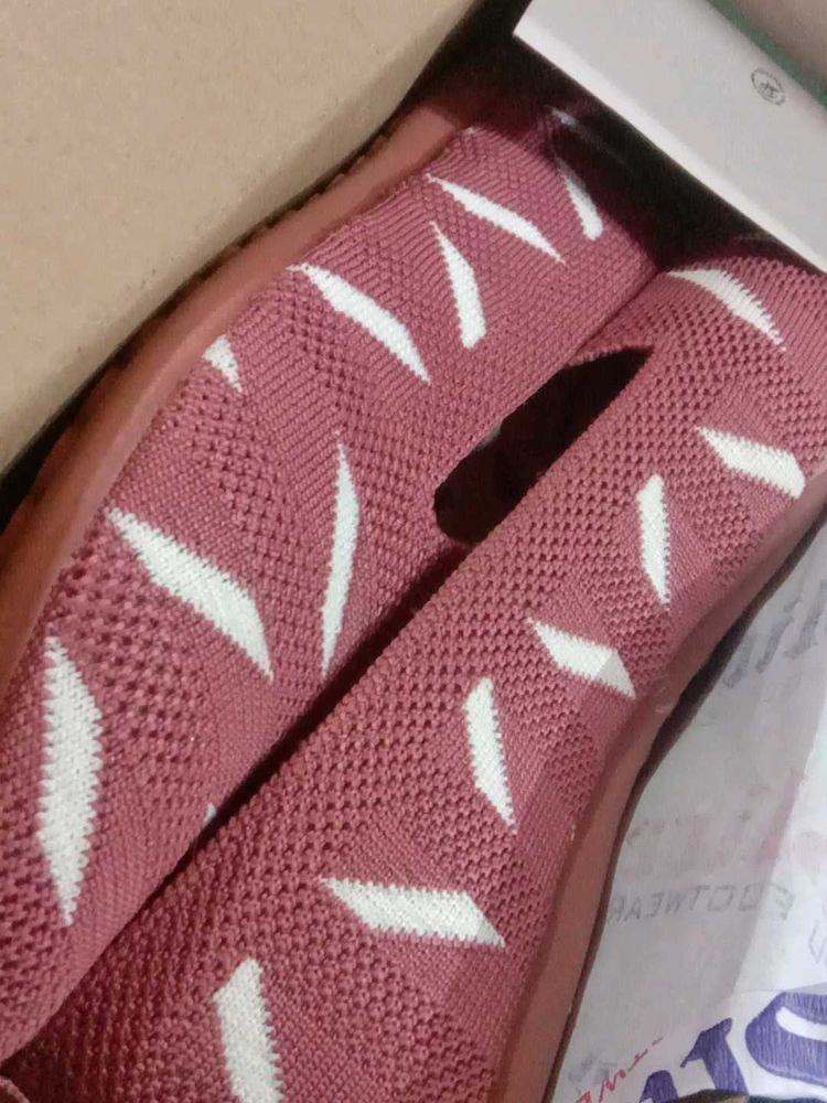 very nice good bally pink clour