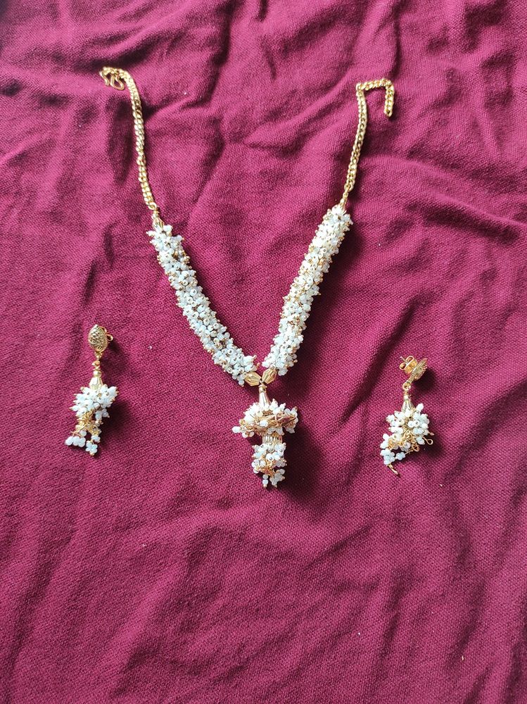 Moti Necklace With Earings