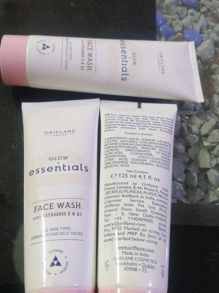 Glow Essential Face Wash