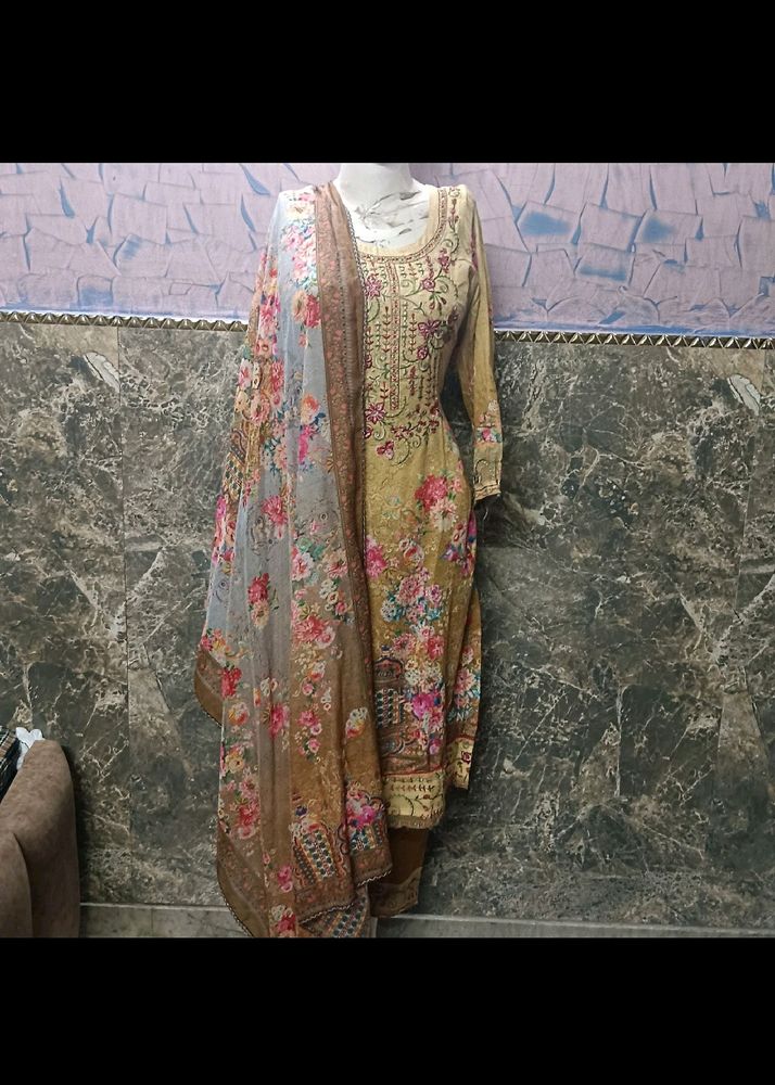 Pakistani Suit