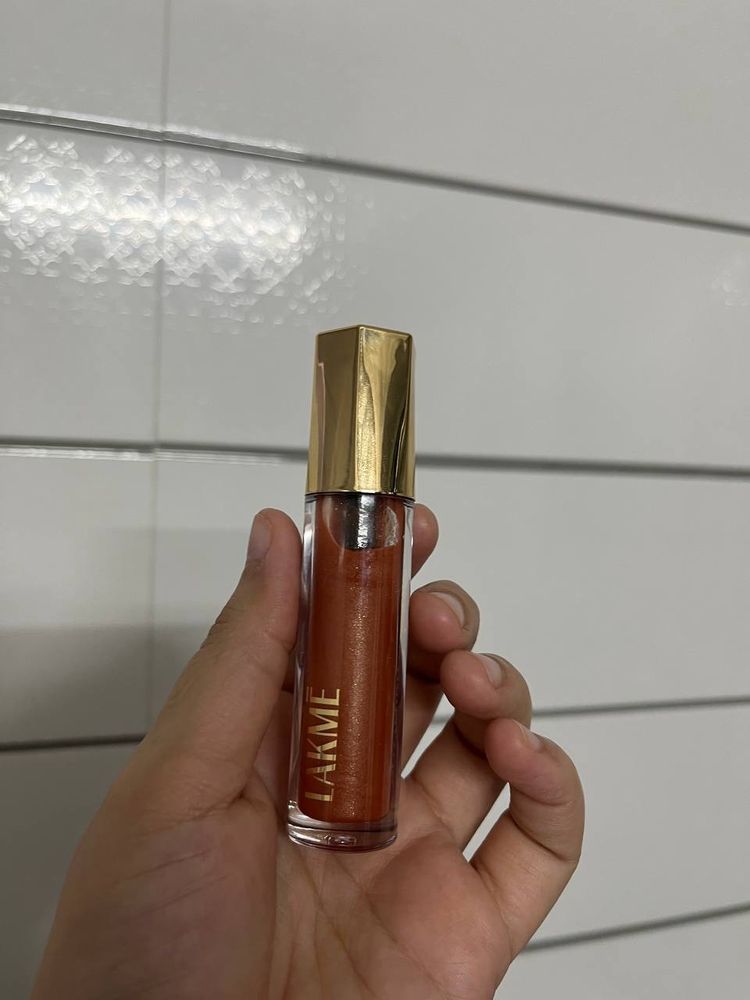 Lakme Glitterati Lip Glaze 302 Honey Haze 5ml