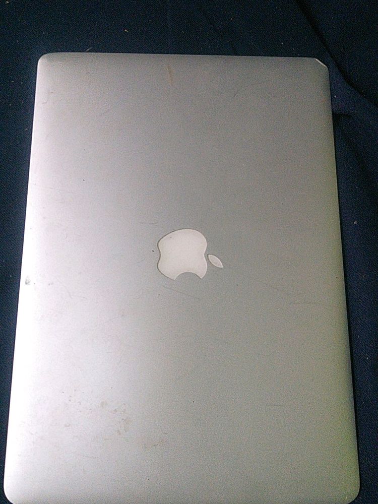 Apple Macbook Air 2015(No Returns Accepted)