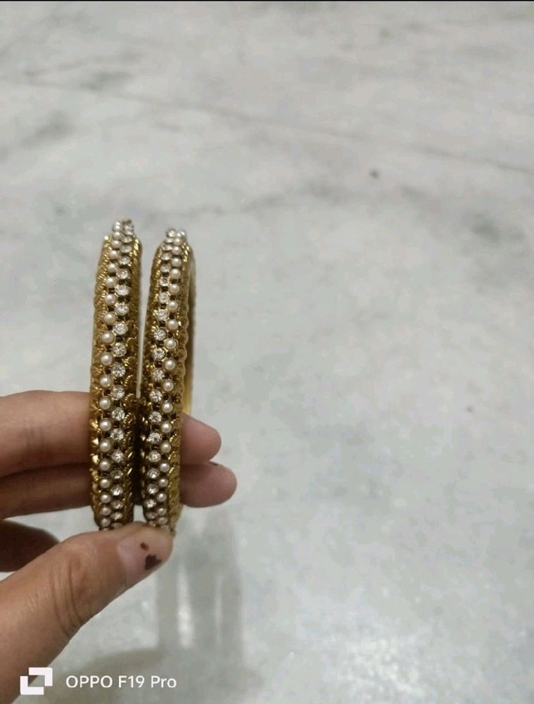 Combo Of Bangles ( 4 Pcs)