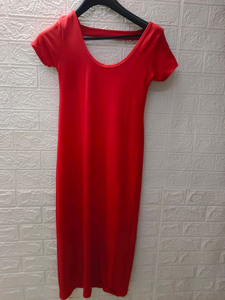 "Sizzle in Style: Perfect Red Bodycon for Small to