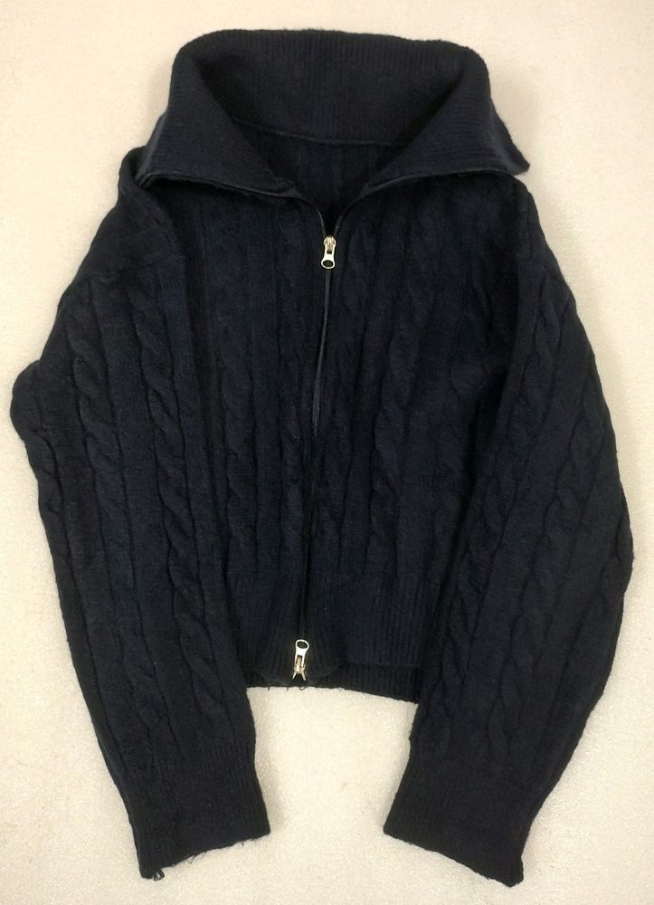 Cable Knit Wool Zip Up Jacket 🧥