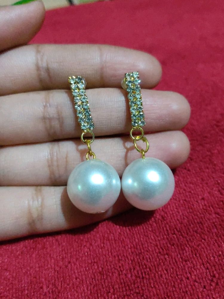 Silver Pearl Earings