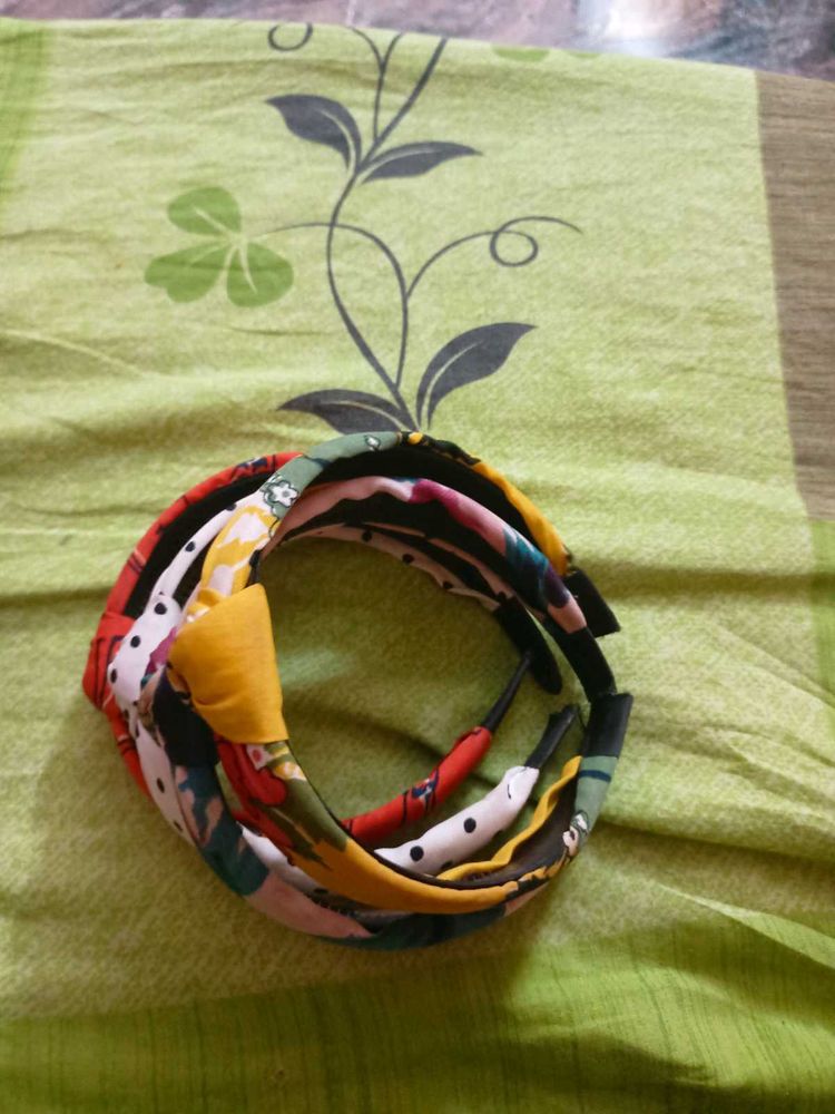 Hair Accessories ( Random Design Bands)