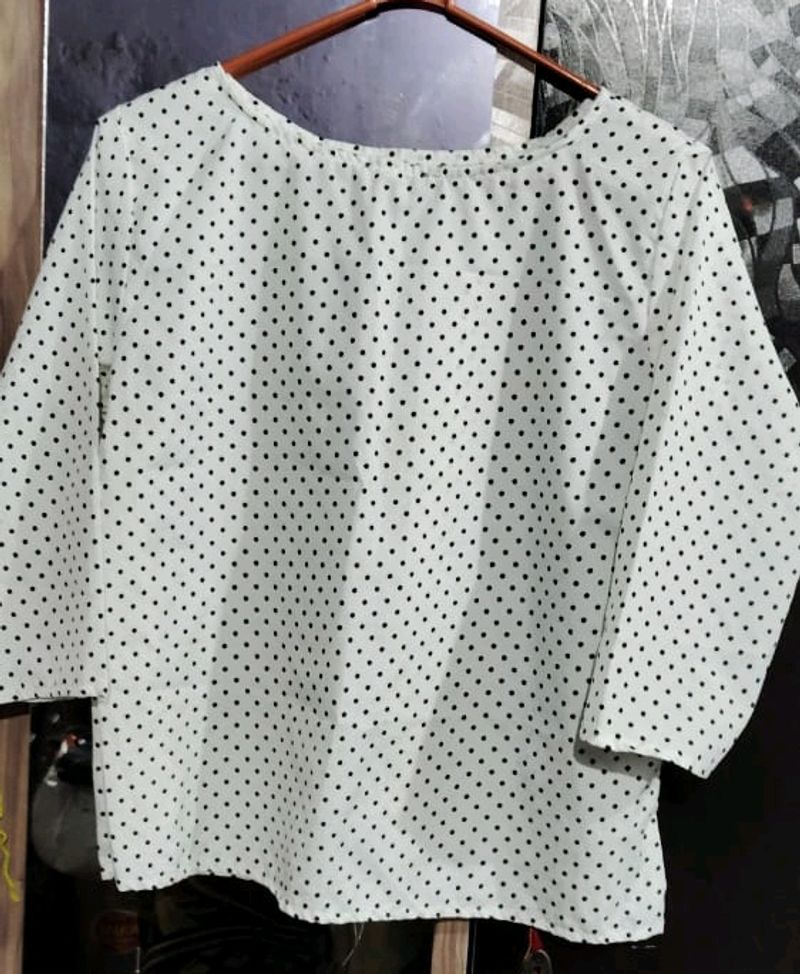 White Black Dot Top L-size