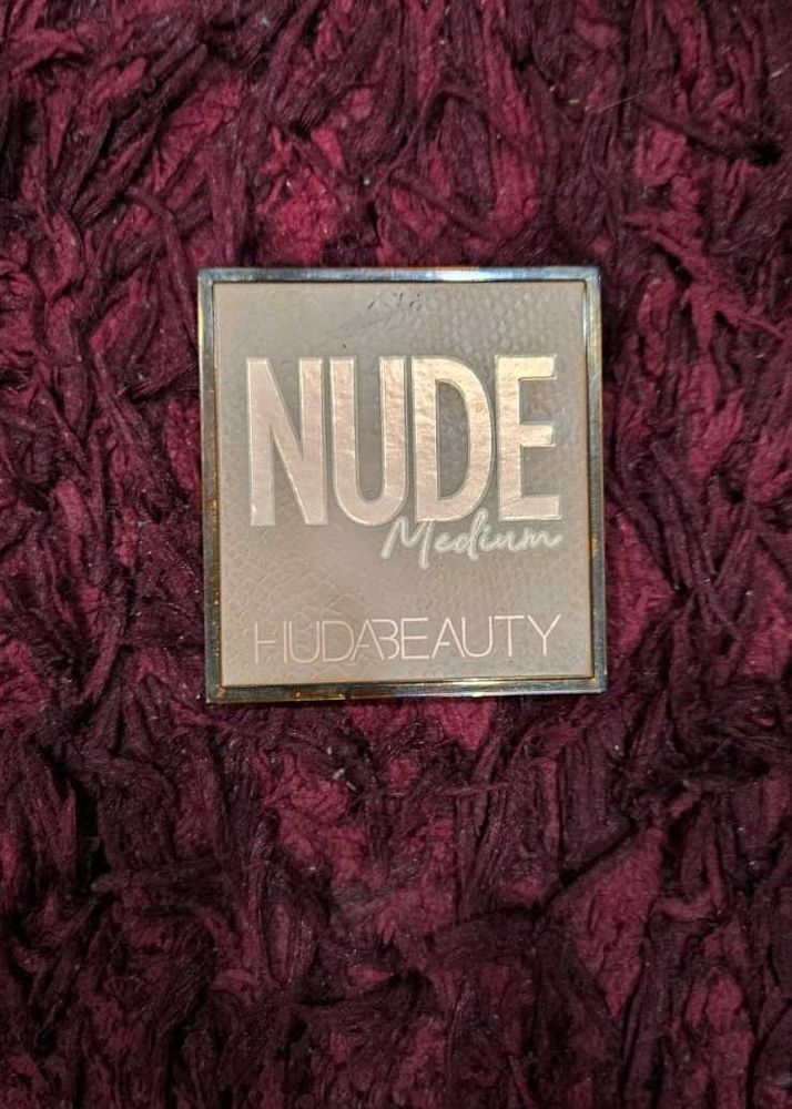 Huda Beauty Nude Obsession - Medium Palette