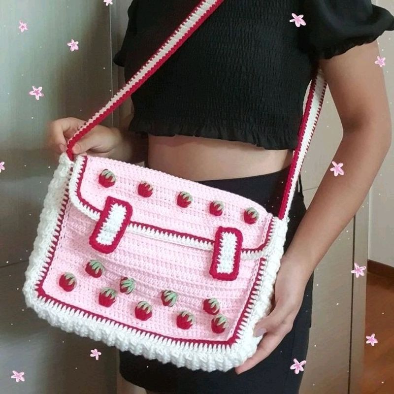 Crochet Messenger Strawberry Slingbag