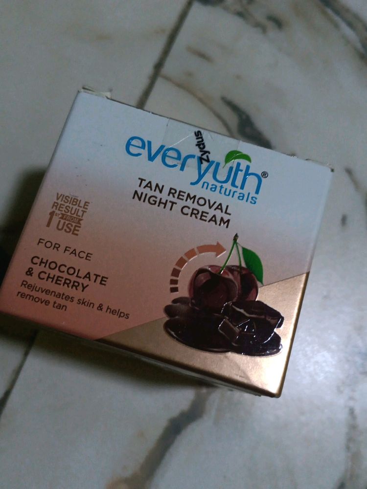 Everyuth Tan Removal Night cream