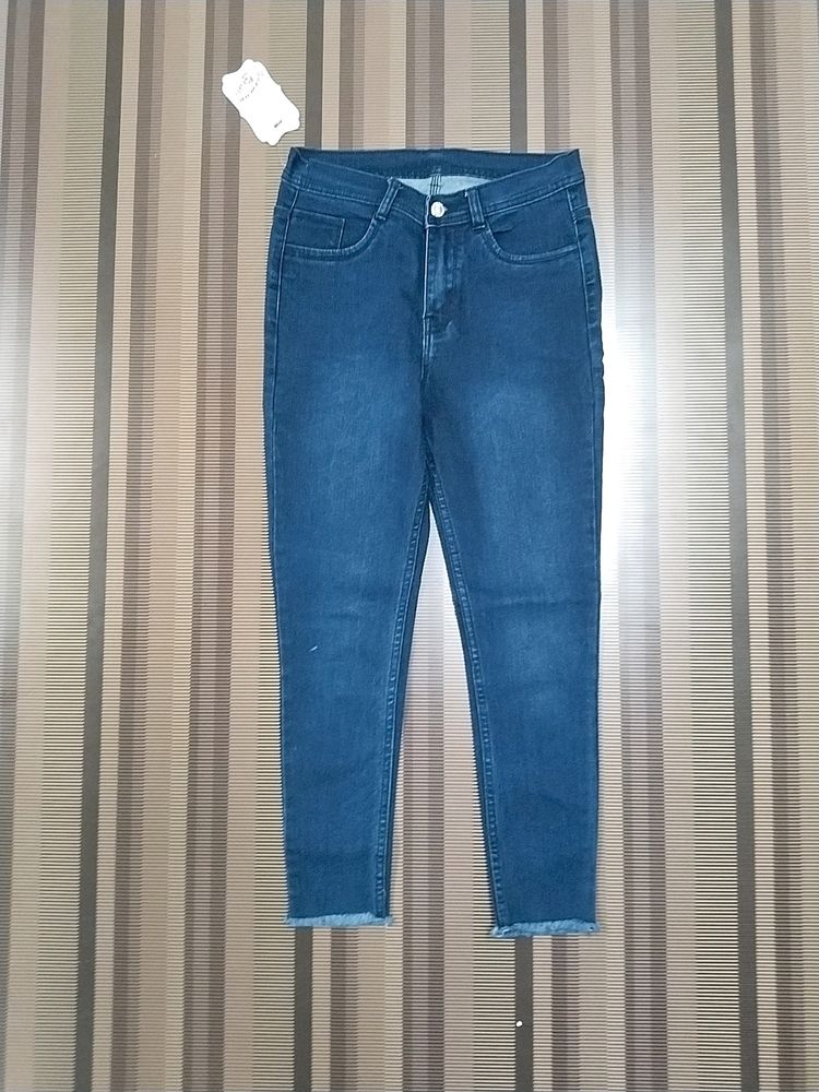 Q-90 Size 28 Slim Fit Women Denim Jeans