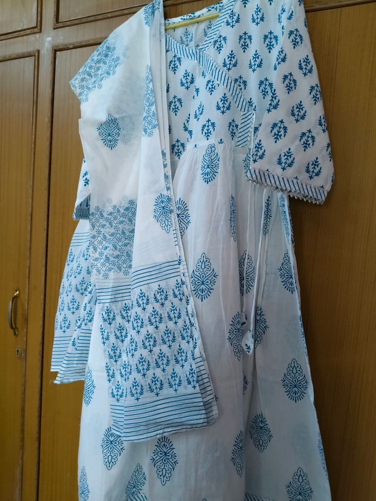 Kurta Set With Dupatta Pure New Without Tag