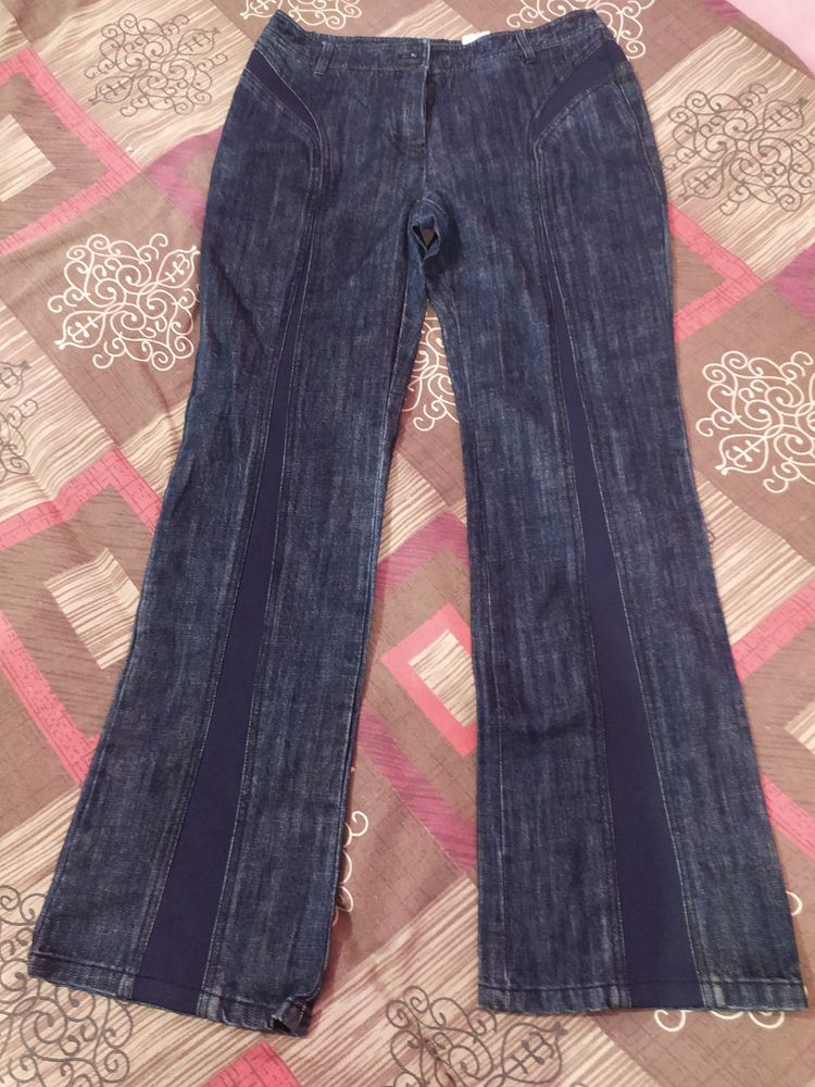 A curv Desighn Jeans