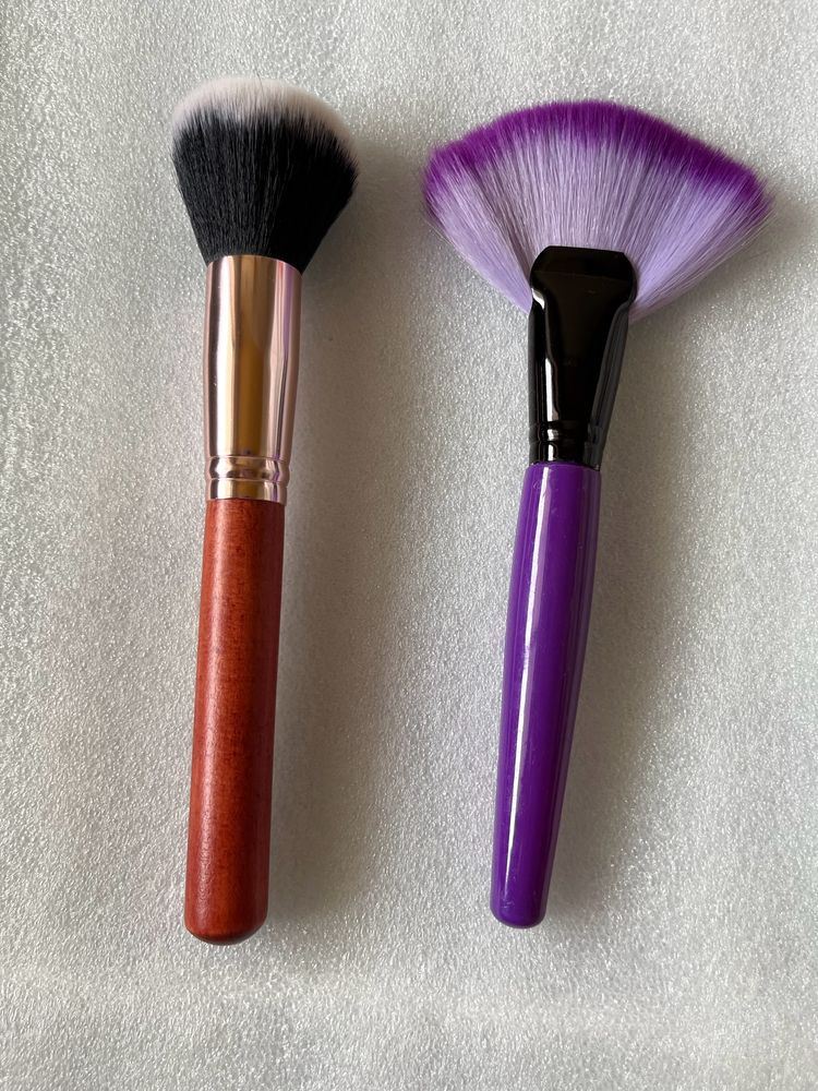 Powder And Blush Brushes Pack Of 2