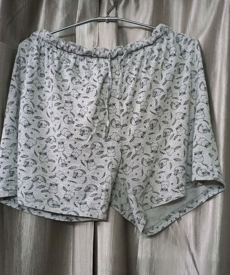 SHORTA FOR WOMEN. SIZE-XL