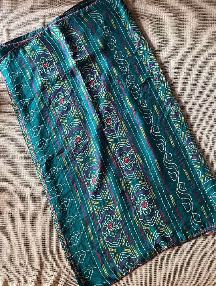 Green Bandhani Saree With Stitched Blouse