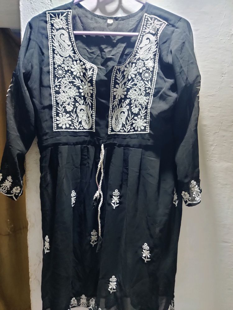 Chikankari Short Kurti