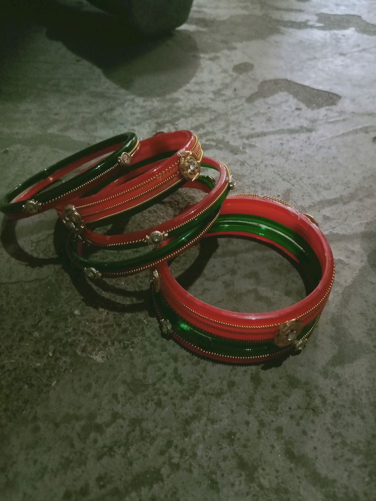 4 Bangles Set Like New