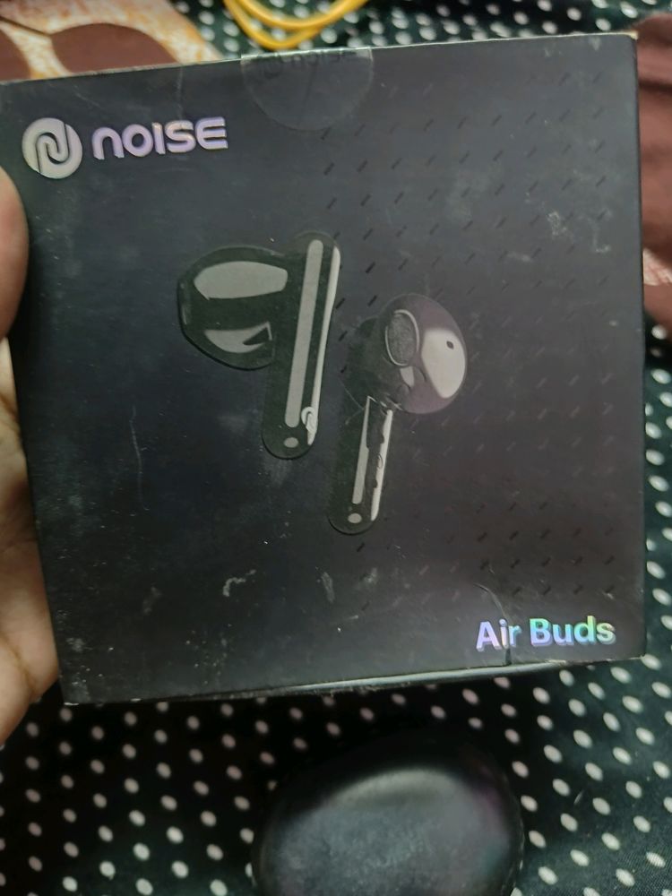 Noise Airbuds