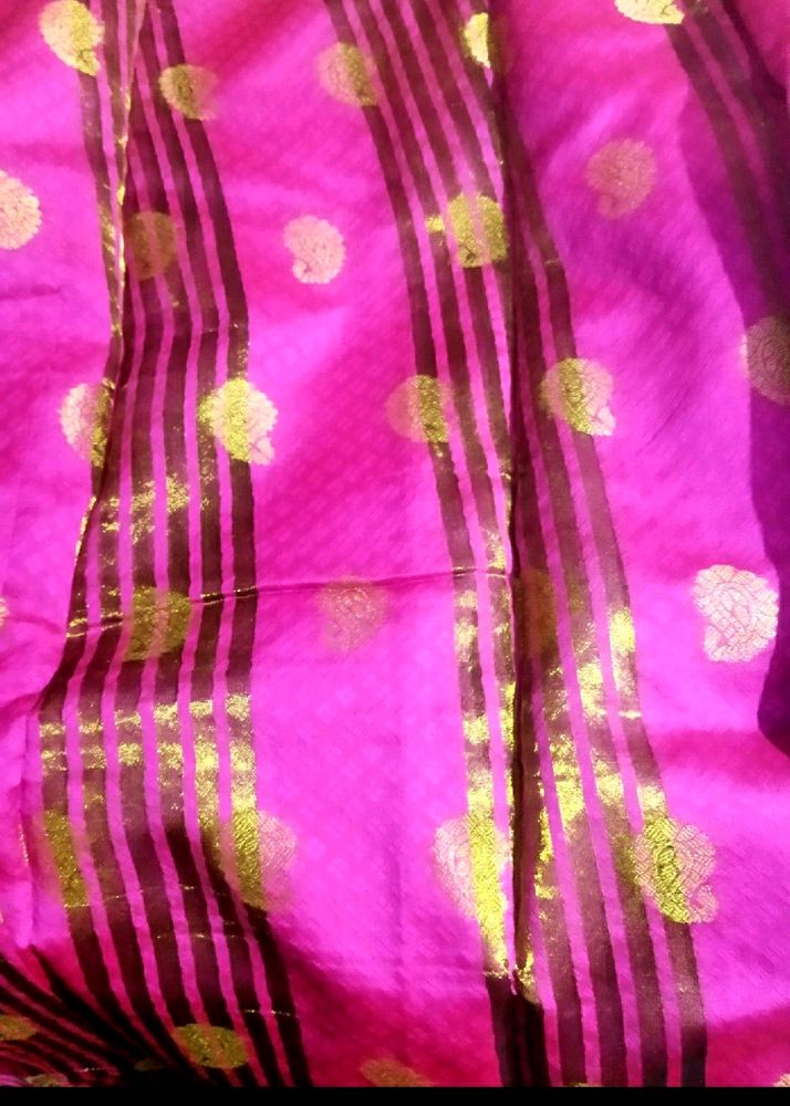 Pink colour,pattu Saree..with Golden Borad Border