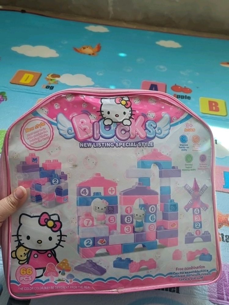 CUTESTT HELLO KITTY BLOCKS WITH BACKPACK🐹