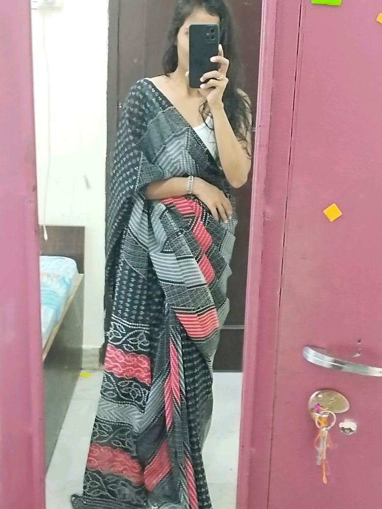 Black Red Bandhani Print Saree