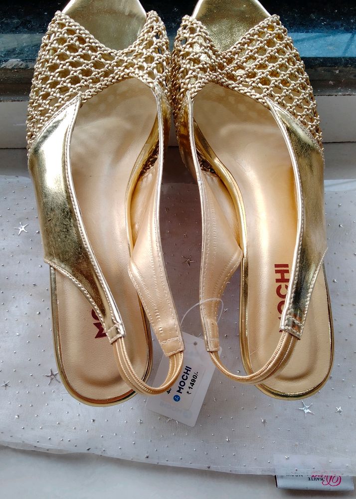 Original New With Tag Golden Mochi Sandals. All Pi