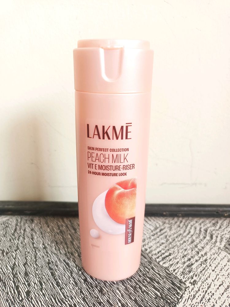 Lakme Peach Milk Face Moisturizer