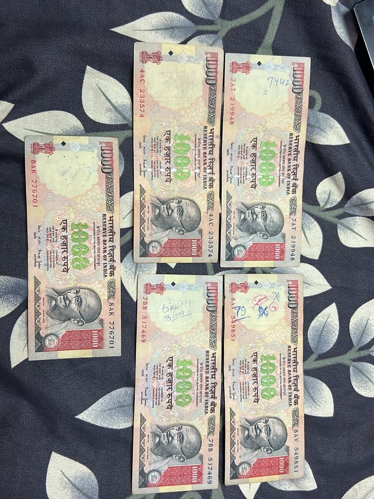 1000 Rupees Notes