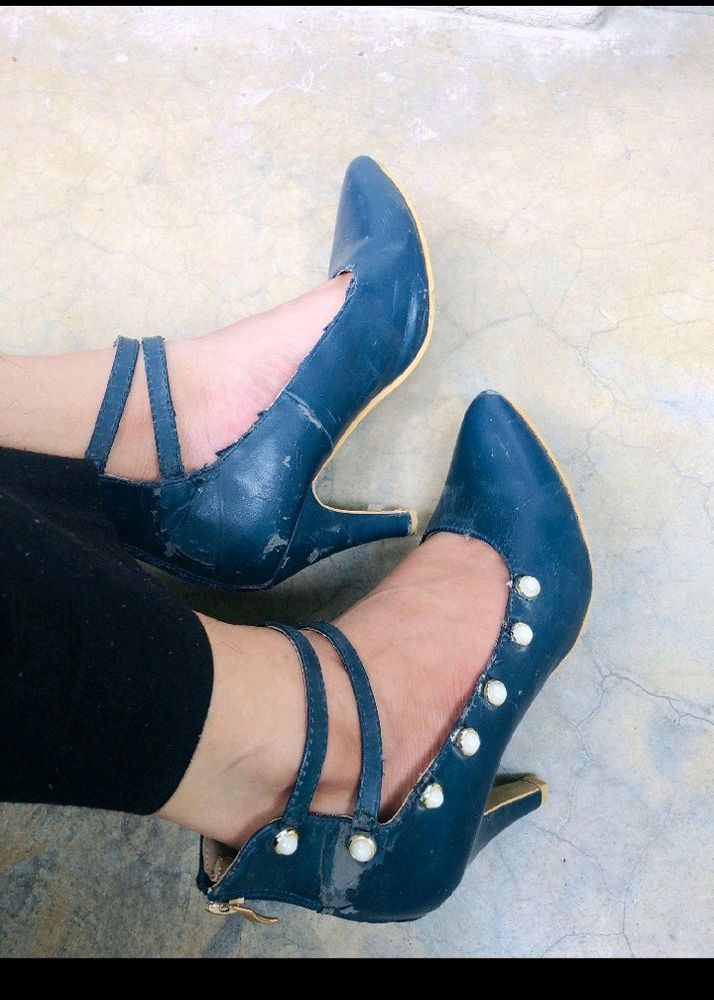 blue pointer pencil heel & wedges