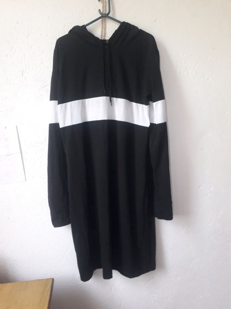 Black And White Hoodie Dress Size S