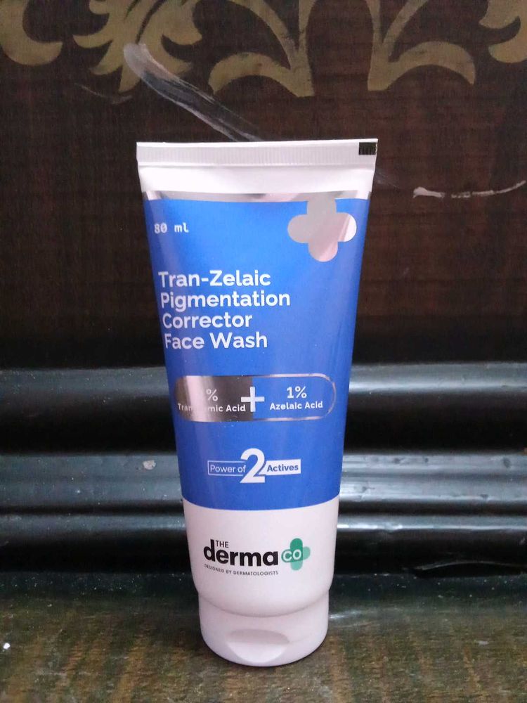 Derma Co . Facewash