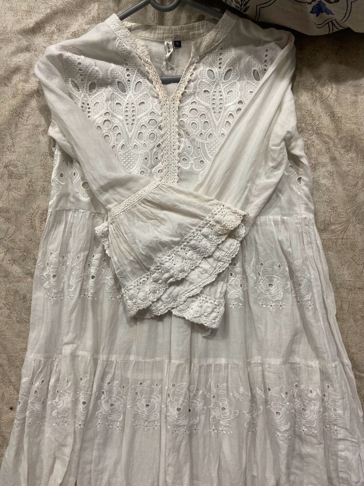 White chikankari Kurta