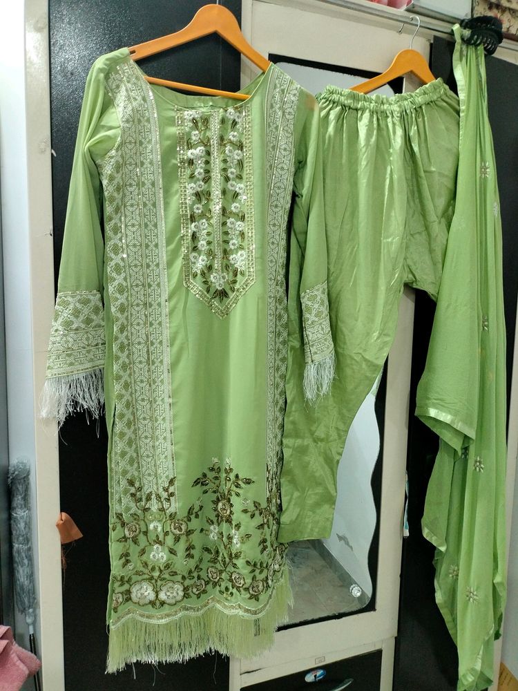 Pakistani Stitched Suite