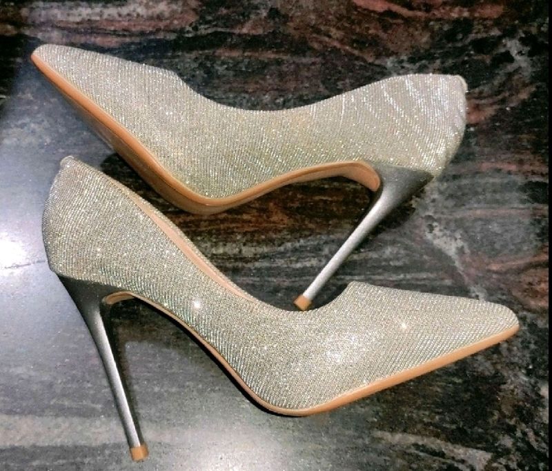 Silver Pointed Toe Pencil Heel Pumps