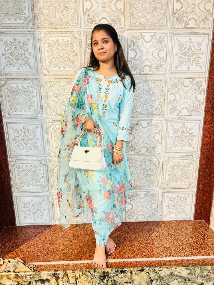 Slu Blue FloralOraganza dress With Dupatta And Pan