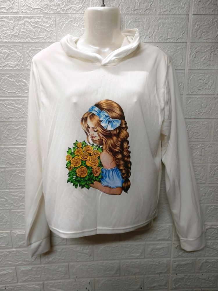 Floral Beauty: Stylish Hoodie T-Shirt for Medium-S