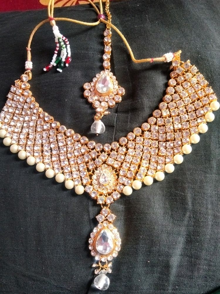 Beautiful Necklace With Bindiya (Without Earrings)