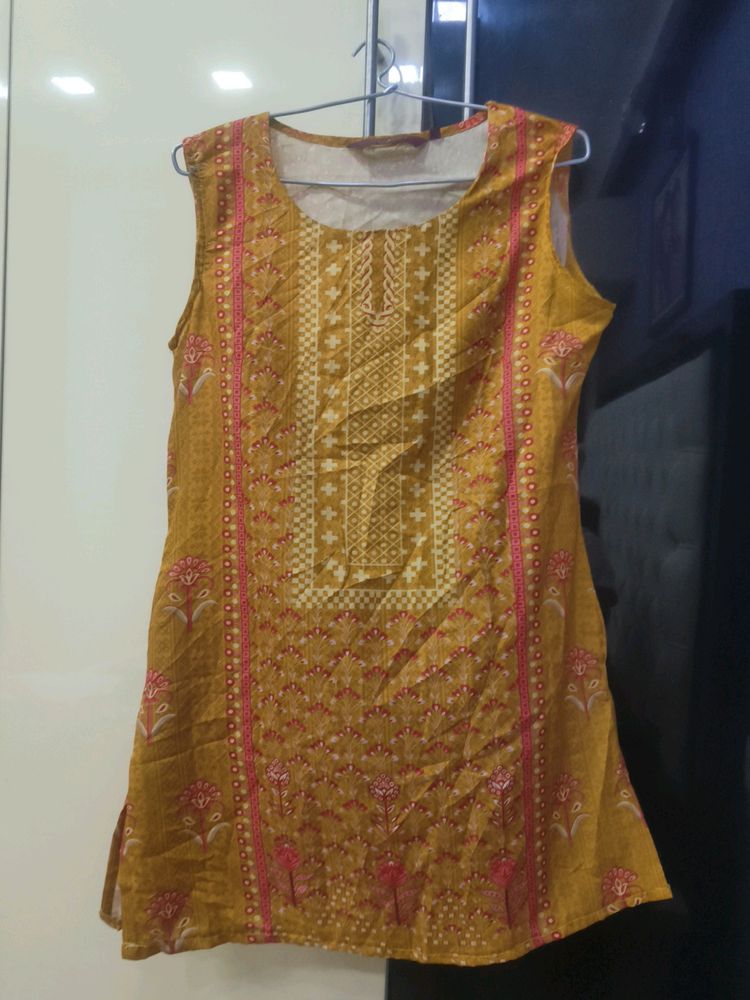 Sleeveless waist Kurti