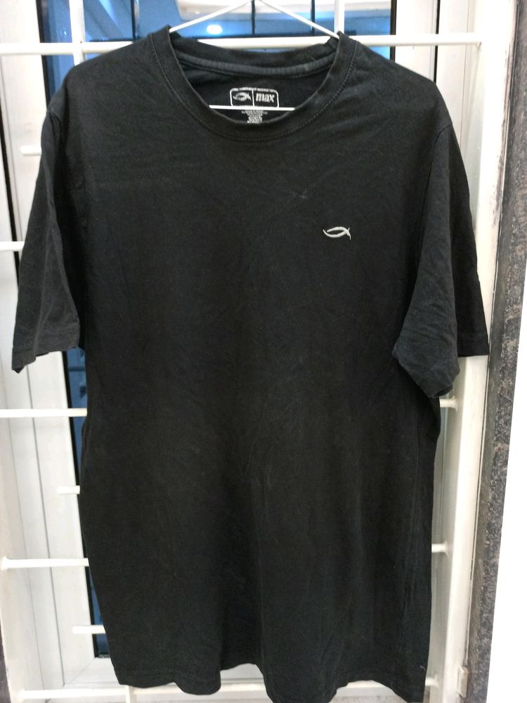 Black t-shirt