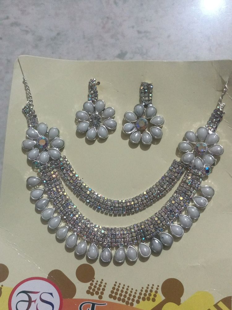 Fancy Necklace Set With Earrings