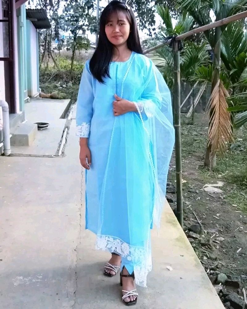 Blue Kurta Full Set With Leggings And Dupatta