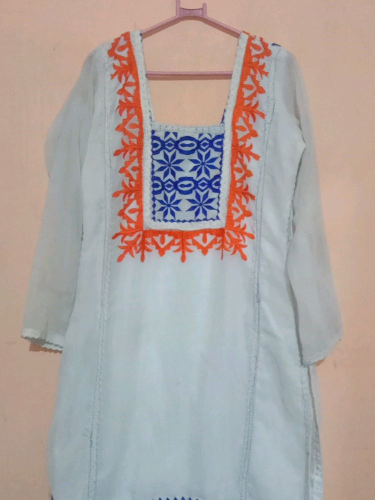 White Kurti