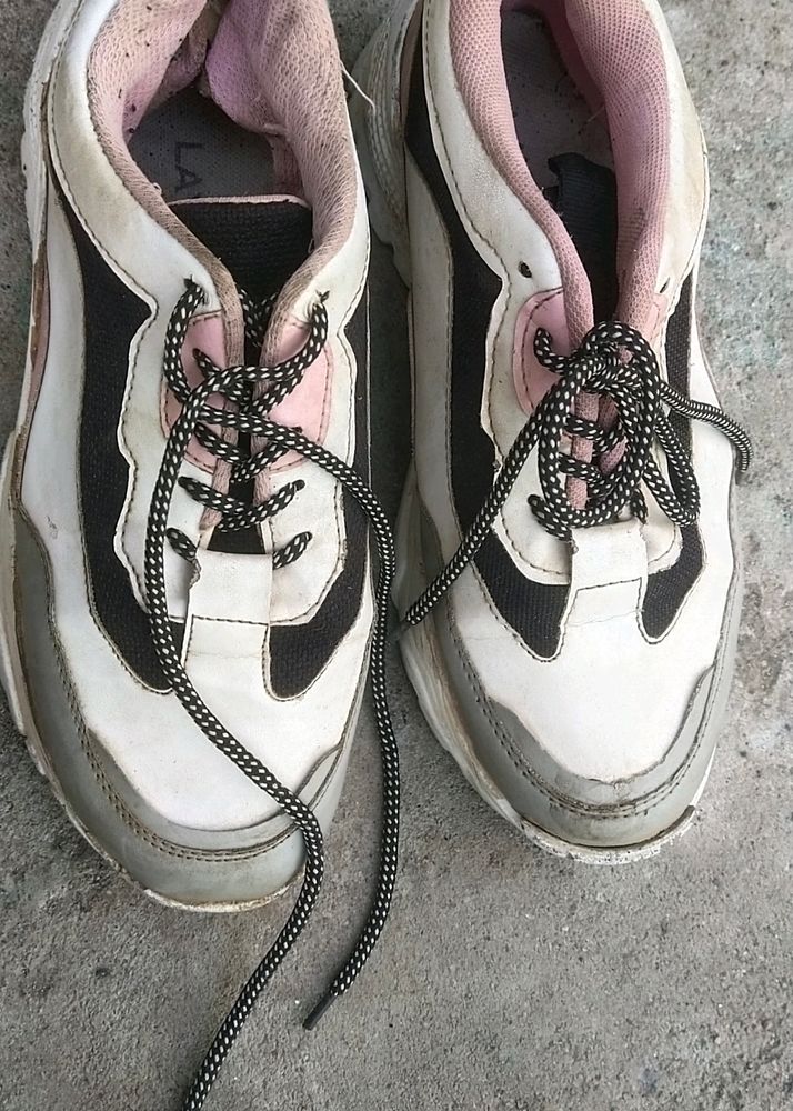 Layasa Shoes In Good Condition